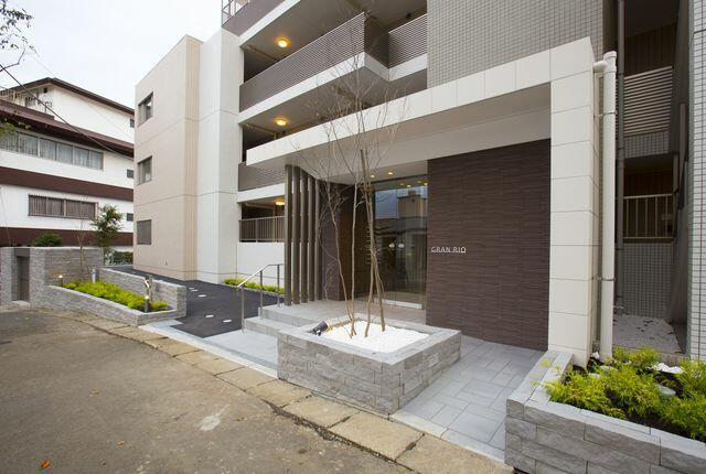 川崎市高津区下作延５丁目の賃貸マンションのエントランス