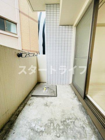 大阪市淀川区東三国３丁目の賃貸マンションのバルコニー