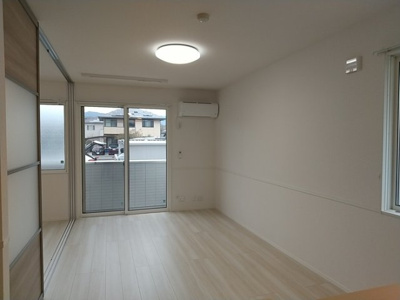 【居間・リビング】 | フロントラージパーク | 同間取り別部屋写真です。