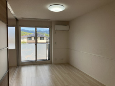 【居間・リビング】 | フロントラージパーク | 同間取り別部屋写真です。