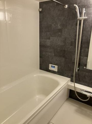 【浴室】 | フロントラージパーク | 同間取り別部屋写真です。