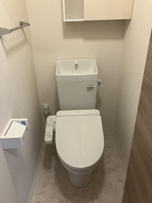 【トイレ】 | フロントラージパーク | 同間取り別部屋写真です。