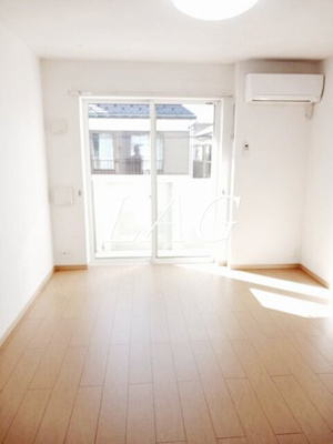 【居間・リビング】 | ブルースカイ | 洋室のお部屋です。