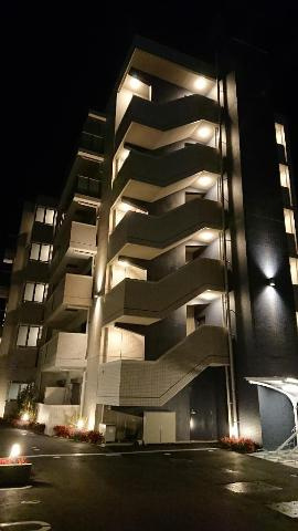 【ロビー】 | ＹＦセントラルヒルズ | 外観写真（夜）