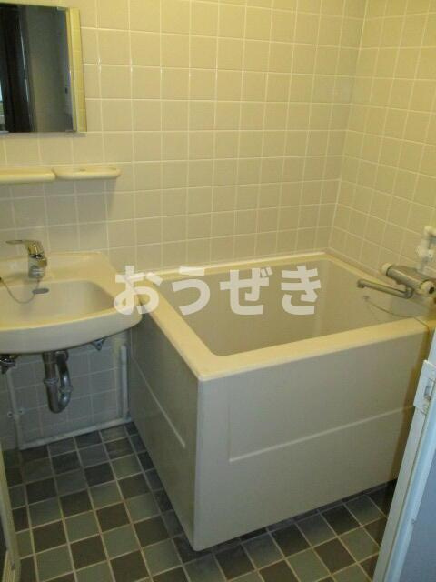 マンション三春台の浴室