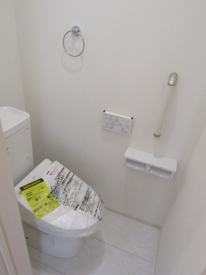 【トイレ】 | ブルーミングガーデン甲斐市万才　1号棟 | 落ち着いたトイレです