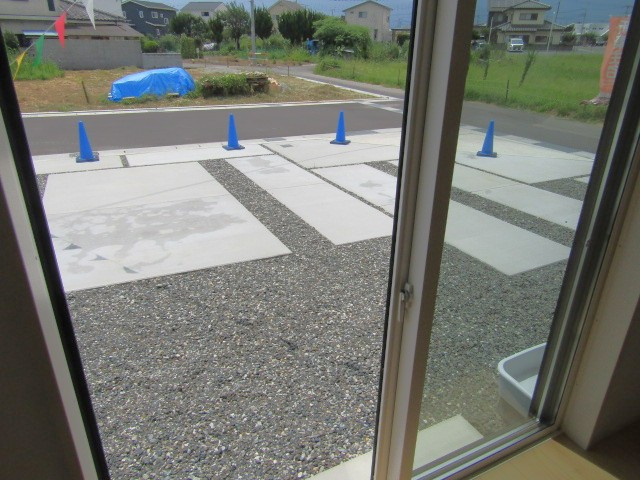 【庭】 | ブルーミングガーデン甲斐市万才　1号棟 | お庭で自由な時間を過ごせます