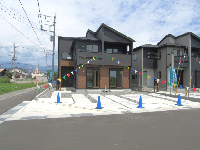 【庭】 | ブルーミングガーデン甲斐市万才　1号棟 | お庭で自由な時間を過ごせます