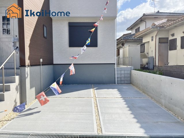 明石市大久保町大久保町　全5棟　1号棟　新築戸建のその他|同社施工事例です。土地の大きさにより駐車台数は2～4台程度になります
