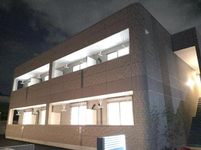 【エントランス】 | 令和レジデンス高松東 | 外観写真（夜）