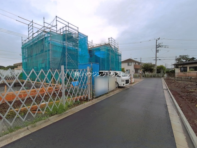 仲介手数料無料　リーブルガーデン所沢市中富・全10区画の前面道路含む現地写真