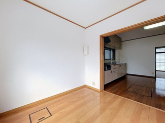 【居間・リビング】 | 福原町7番4戸建