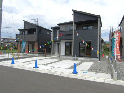 【庭】 | ブルーミングガーデン甲斐市万才　2号棟 | お庭で自由な時間を過ごせます