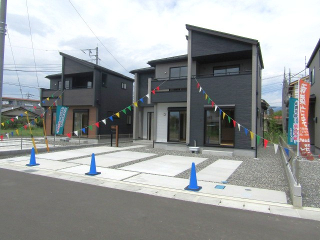 【庭】 | ブルーミングガーデン甲斐市万才　2号棟 | お庭で自由な時間を過ごせます
