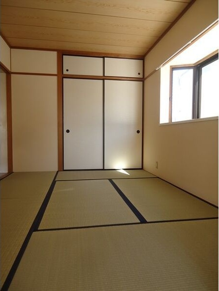 グランドハイツ原 A棟の和室
