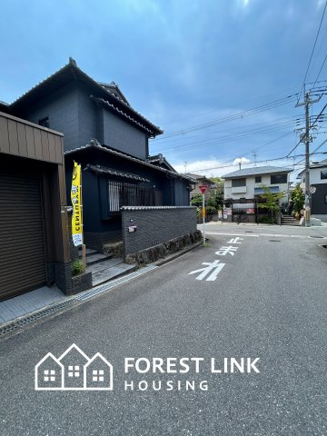 羽曳野学園前４丁目戸建の前面道路含む現地写真