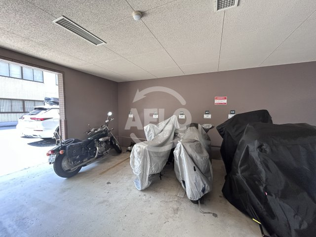 グレイス丸萬の設備|グレイス丸萬　バイク置き場