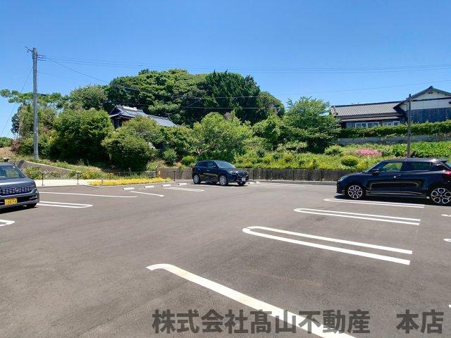グランディールの駐車場