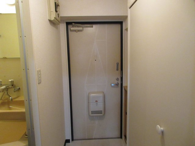 ル・ビラージュ日吉の玄関|別部屋の参考写真になります