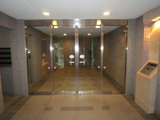 コンフォール高田馬場のエントランス|毎日通るエントランスはこのようになっています