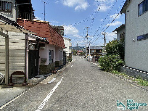 上高野木ノ下町 建築条件無し 土地の前面道路含む現地写真