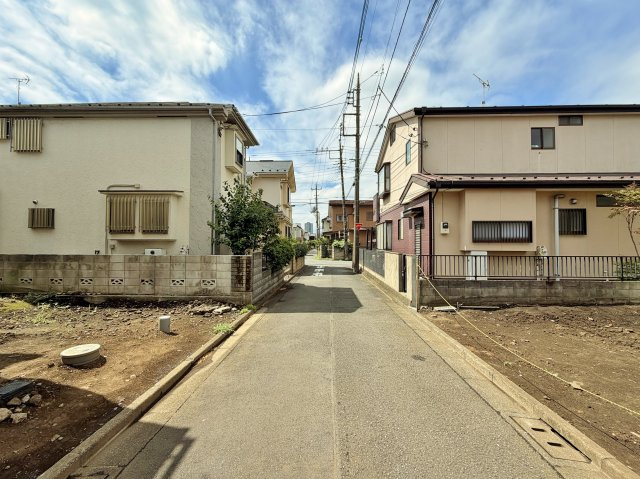 小平市上水南町1丁目 限定1区画の前面道路含む現地写真|東側約4.0ｍ公道　間口広々7.4ｍ
車の往来も少なくお子様にも安心の立地です