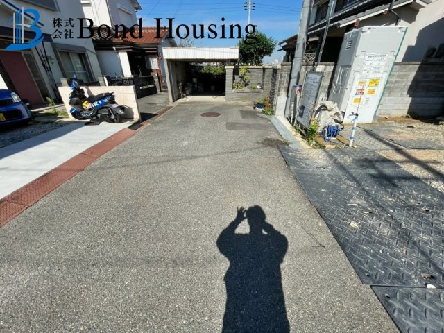 全2区画　A号棟　駐車並列2台　長期優良　東朝霧丘　新築戸建の駐車場