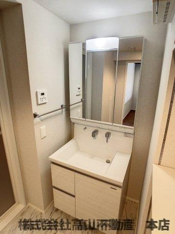 宗像市東郷５丁目の賃貸マンションの洗面所
