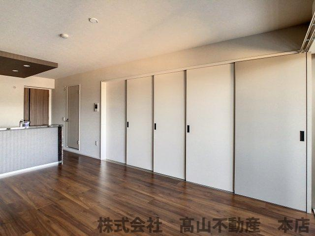 宗像市東郷５丁目の賃貸マンションの居間・リビング