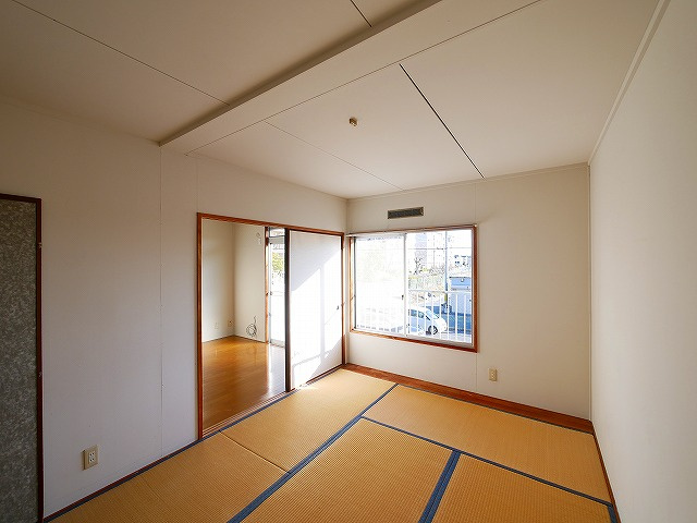 宮東マンションの和室|畳の上でゆっくりとくつろげる和室です