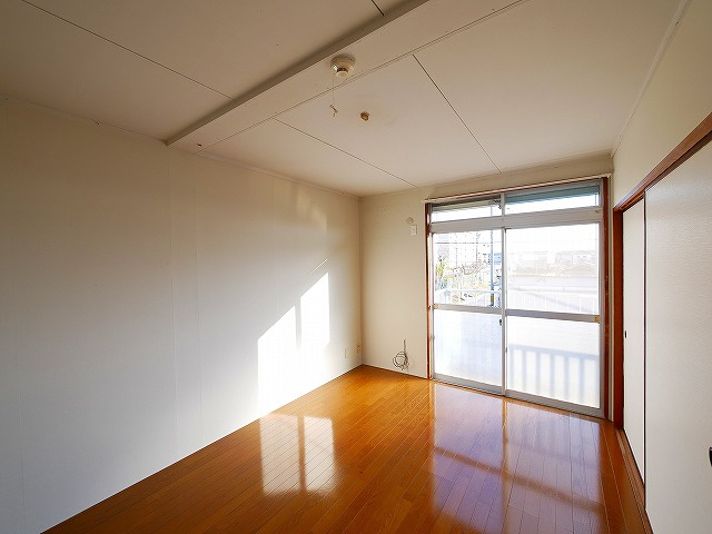 宮東マンションの洋室|広々とした洋室です