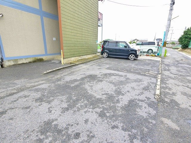 宮東マンションの駐車場|駐車場があります