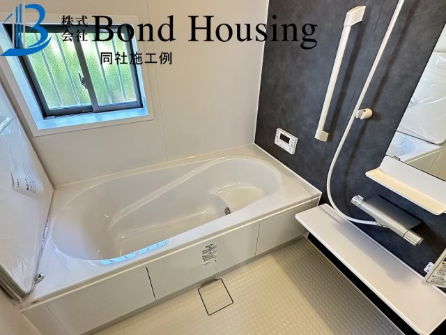 全2区画　B号棟　全居室収納有　長期優良　東朝霧丘　新築戸建の浴室