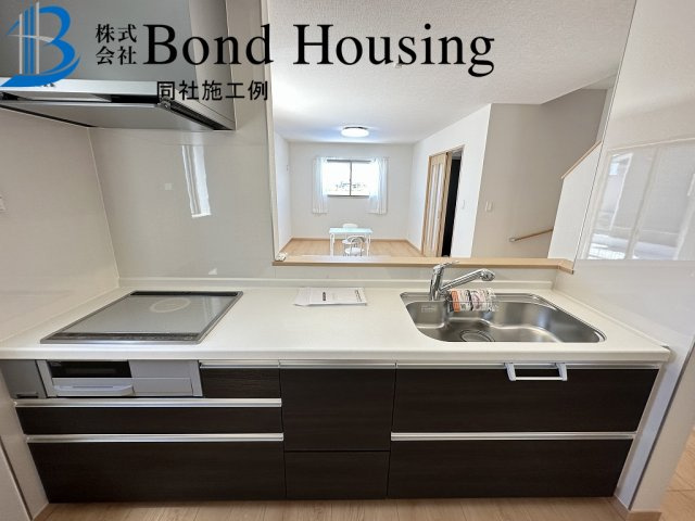 全2区画　B号棟　全居室収納有　長期優良　東朝霧丘　新築戸建のキッチン