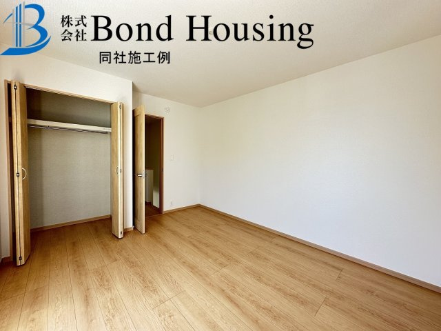 全2区画　B号棟　全居室収納有　長期優良　東朝霧丘　新築戸建の洋室