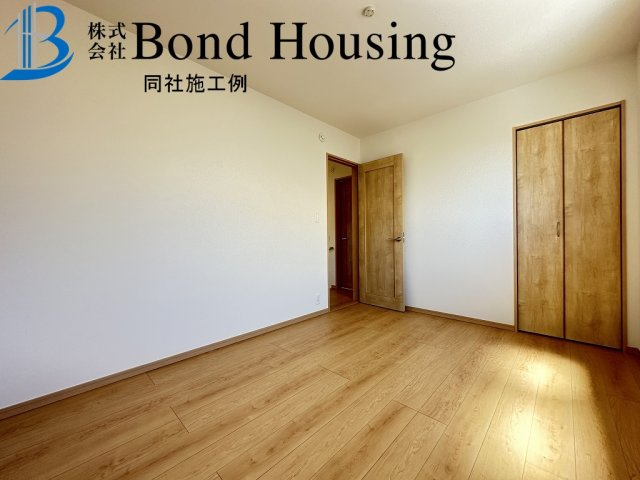 全2区画　B号棟　全居室収納有　長期優良　東朝霧丘　新築戸建の洋室
