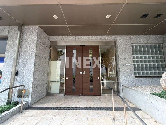 横浜市戸塚区品濃町の賃貸マンションのエントランス