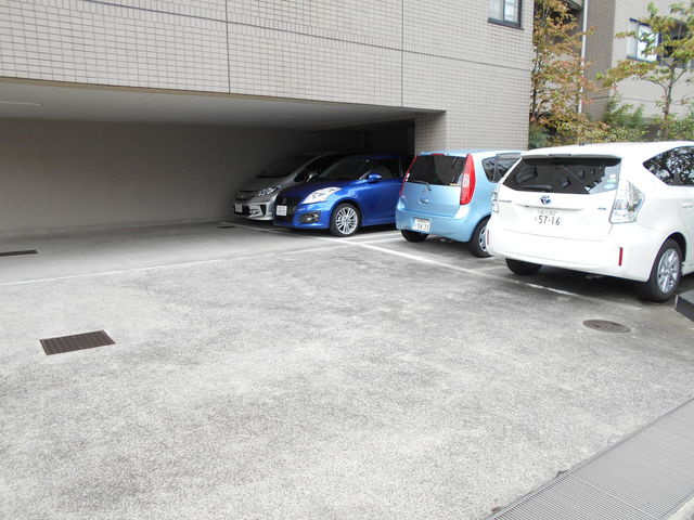 サンコートマンションの駐車場|★駐車場★