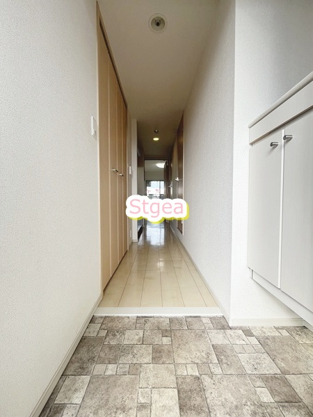 オーガスタ ＫＴⅢの玄関