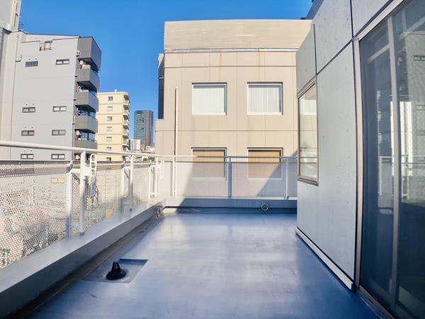 ＮＡＫＡＭＥＧＵＲＯ　ＡＲＫＩＩの居間・リビング|おしゃれな居間です
