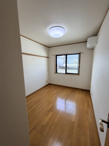 ウベファーストの洋室