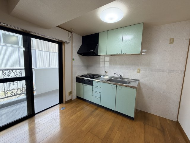 ウベファーストのキッチン
