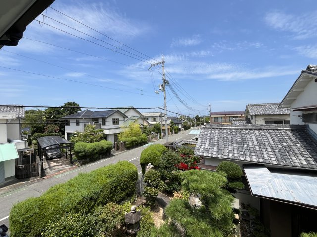 泉佐野市泉ケ丘3丁目　中古戸建の展望|北側の眺望です。
高い建物など遮るものがなく通風・採光良好。
前面道路は広く緑の多い住宅街です。