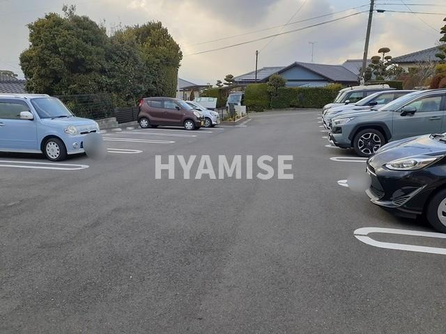 ソフィアガーデンの駐車場