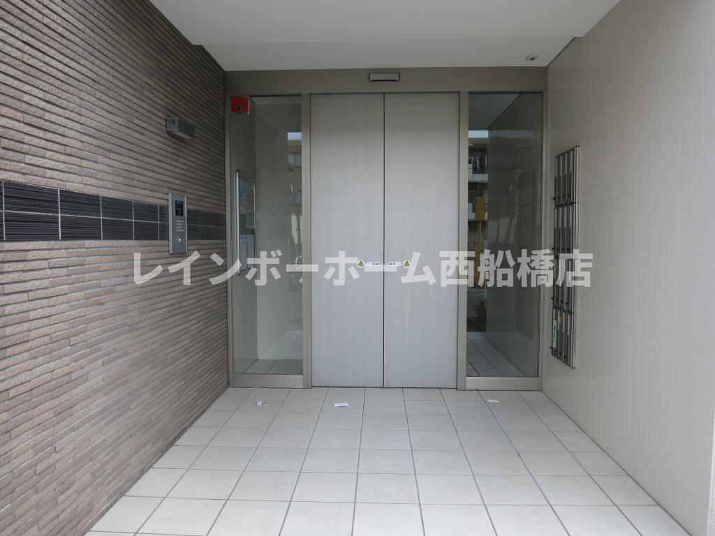グランドゥール南行徳のエントランス