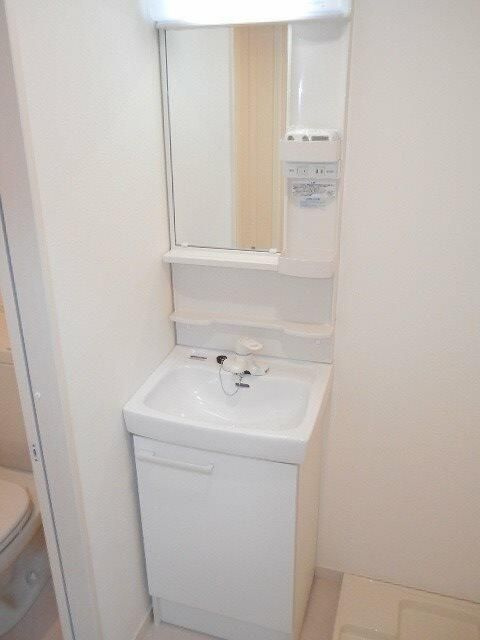 大和市中央林間５丁目のアパートの洗面所