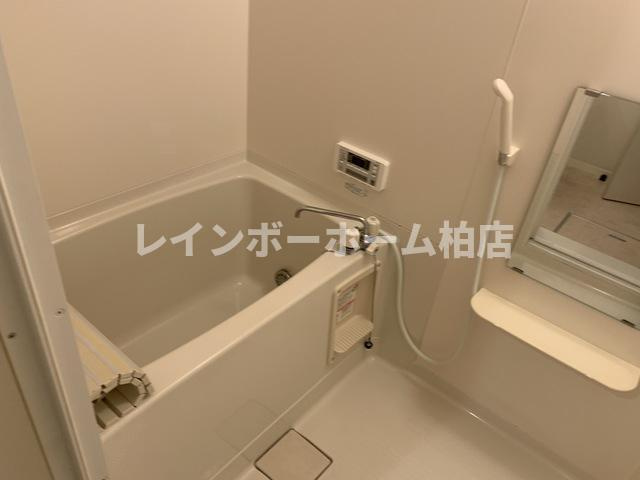 特典：仲介手数料が無料です!!の浴室