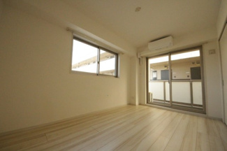 【洋室】 | クレアドミール鴻巣 | ※同タイプの別の部屋の写真です。