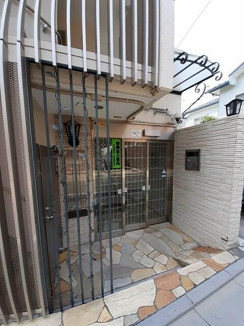 エバーグリーンアベニューのエントランス
