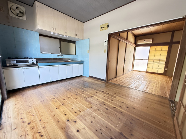 呉市広三芦２丁目の一戸建ての居間・リビング